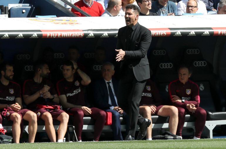 El técnico argentino, Diego Pablo Simeone, durante el partido ante el Real Madrid.