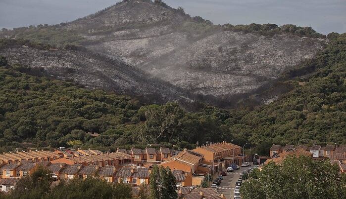 Incendio forestal en Algeciras