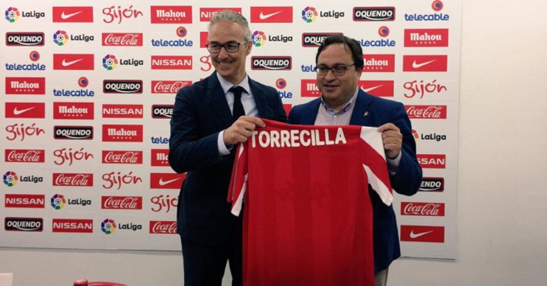 Miguel Torrecilla y Javier Fernández el día de la presentación del primero como director deportivo.