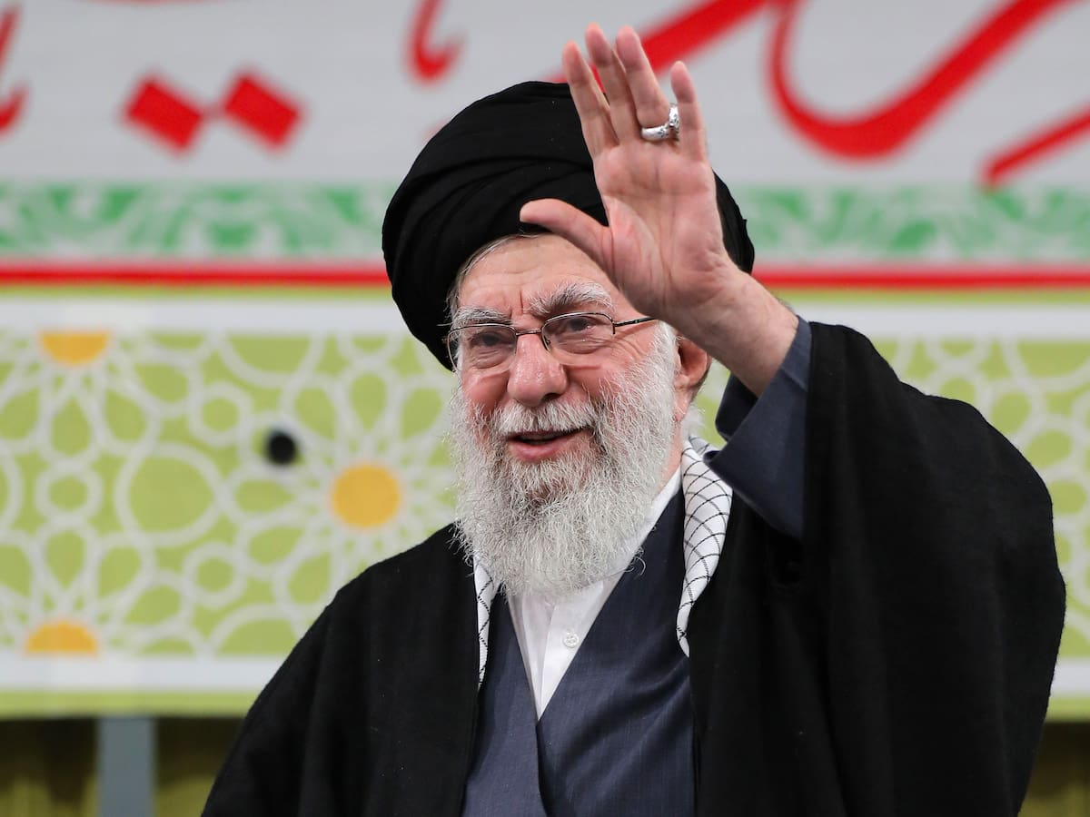 Continúa la tensión entre Irán y Estados Unidos: el ayatolá advierte que ante un nuevo ataque de Washington desatará una guerra regional