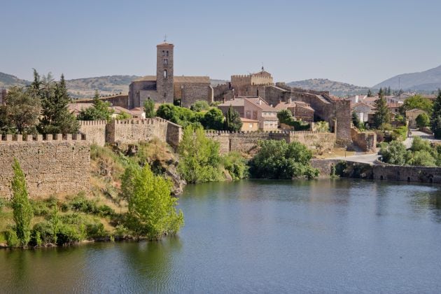 El recinto amurallado de Buitrago se sitúa en mitad del río Lozoya