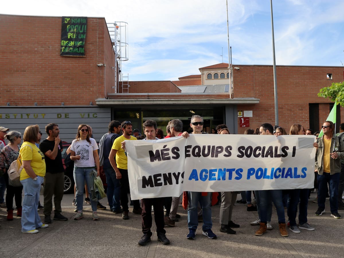 Alleujament en un dels instituts que ha sortit del pla del Govern per introduir mossos als seus centres: "Els alumnes tenien por"