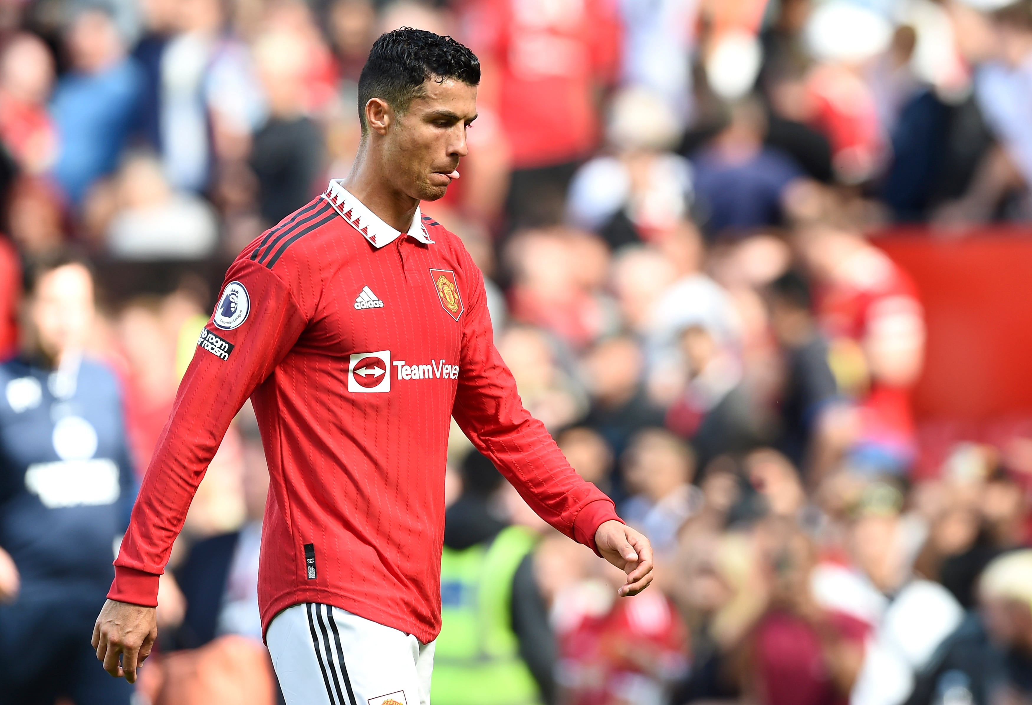 Manchester (United Kingdom), 07/08/2022.- Cristiano Ronaldo of Manchester United reacts after losing the English Premier League soccer match between Manchester United and Brighton Hove Albion in Manchester, Britain, 07 August 2022. (Reino Unido) EFE/EPA/Peter Powell EDITORIAL USE ONLY. No use with unauthorized audio, video, data, fixture lists, club/league logos or &#039;live&#039; services. Online in-match use limited to 120 images, no video emulation. No use in betting, games or single club/league/player publications