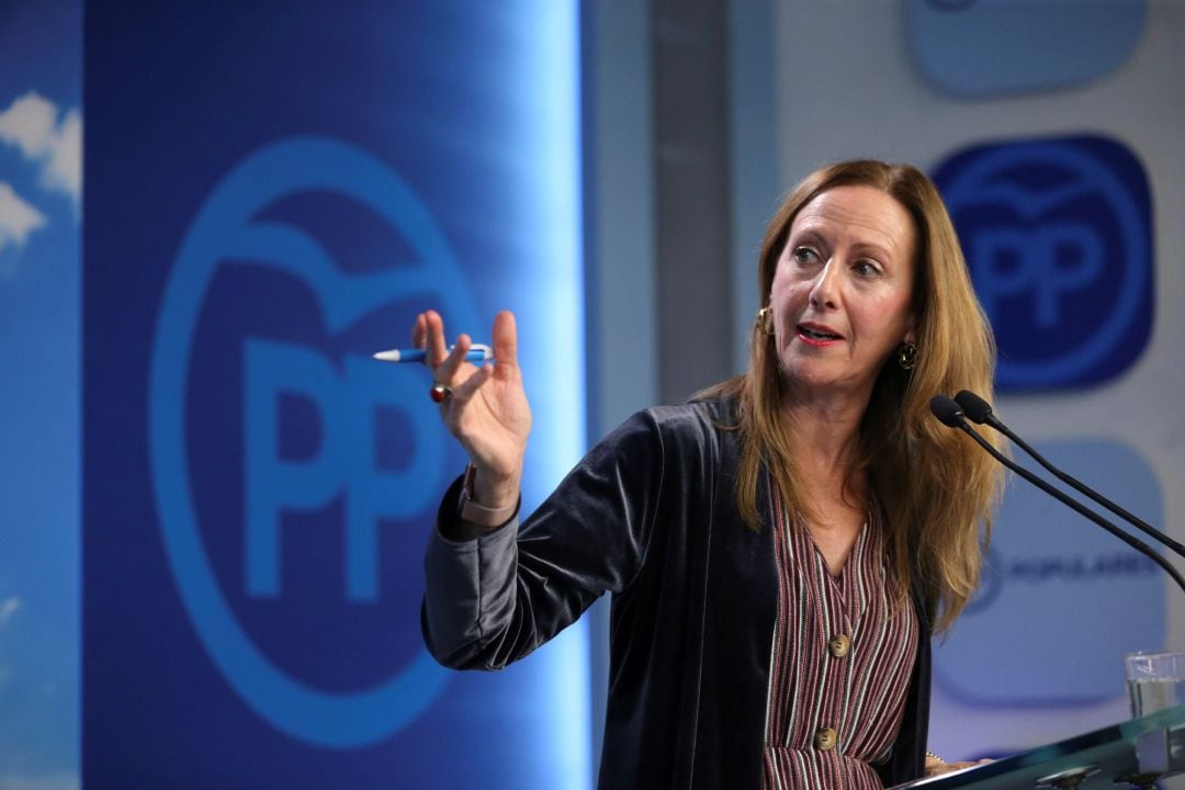 La vicesecretaria de Comunicación del PP, Marta González, durante la rueda de prensa tras el comité de dirección, en la sede del partido 