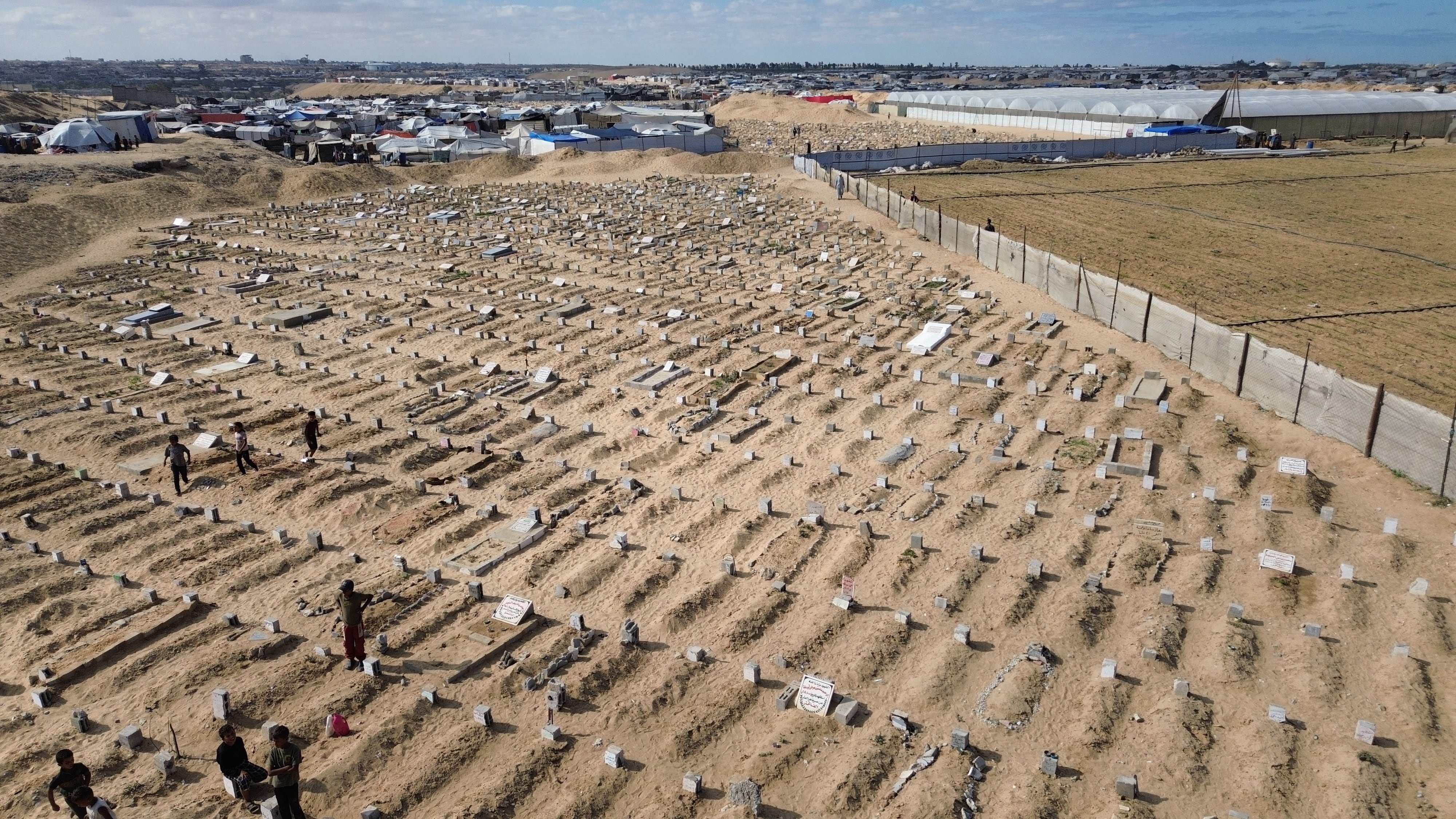 Vista aérea de un cementerio de Jan Yunis, en la Franja de Gaza, el pasado mes de octubre