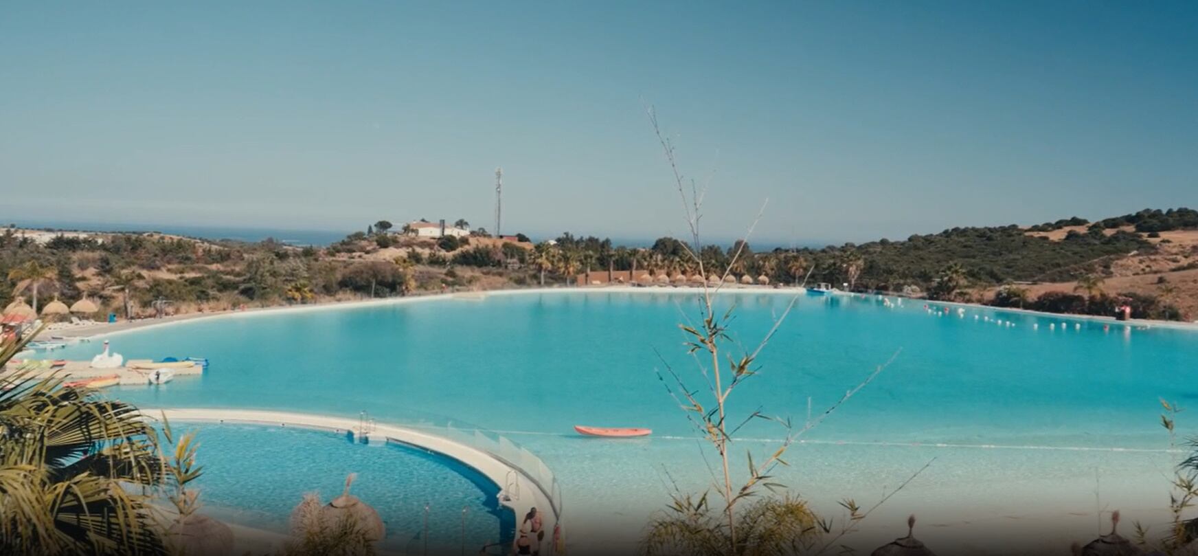 Laguna artificial de Estepona donde se ha producido la denuncia