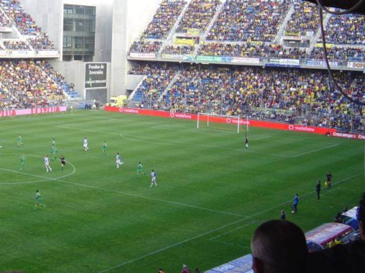 El Cádiz jugará ante el Huesca el Lunes Santo