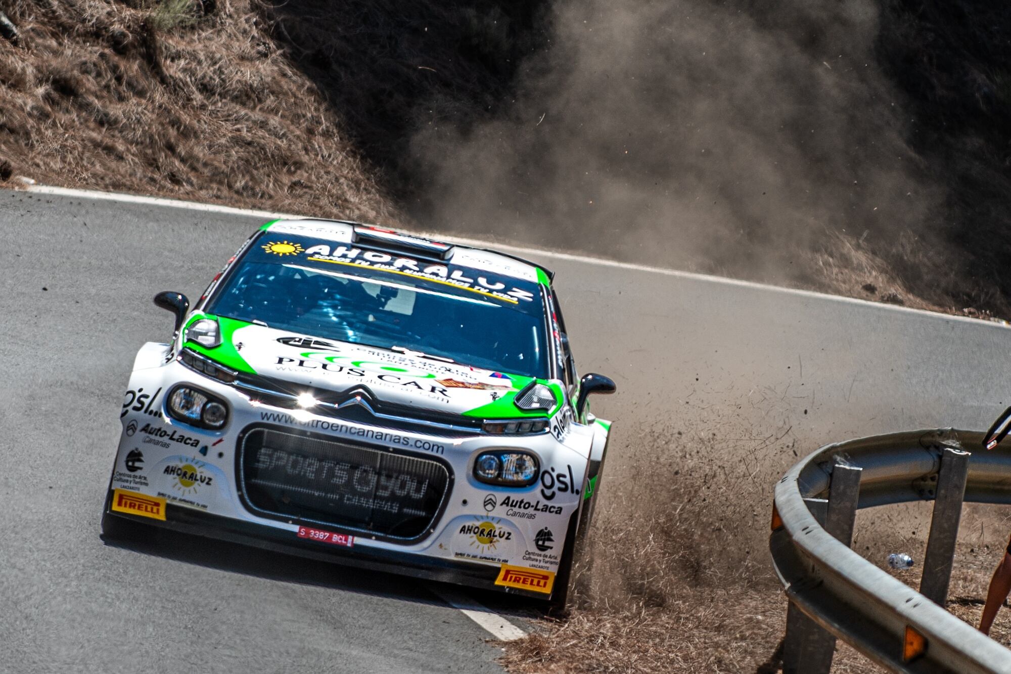 Yeray Lemes y su copiloto Aitor Cambeiro.