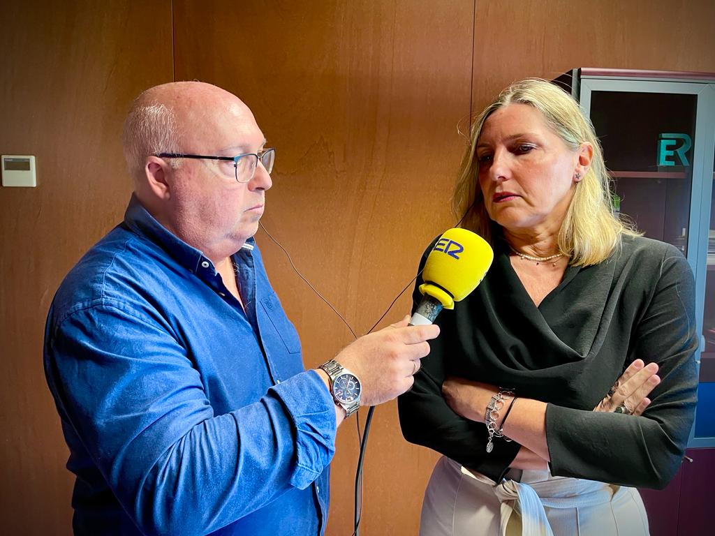 Cándido Romaguera con la presidenta de la Mancomunidad de Municipios del Campo de Gibraltar, Susana Pérez Custodio