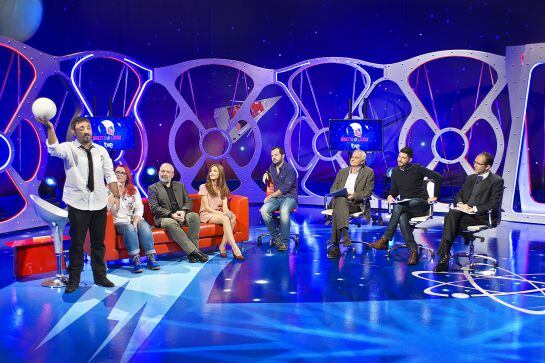 Plató de &#039;Órbita Laika&#039;, con Ángel Martín en La 2