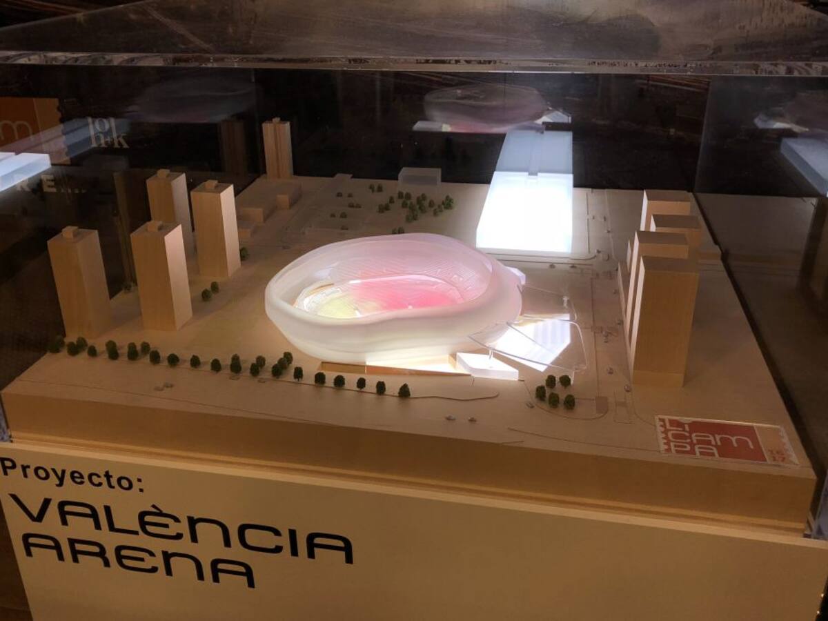 Entrevista Paco Raga hablando de la previsión del nuevo pabellón en el inicio de los playoff por el título ACB SER Deportivos Valencia 31-5-2019