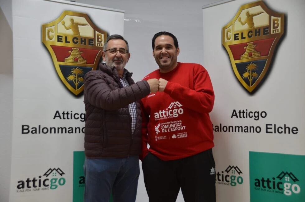 El presidente del Elche Atticgo, Juanjo Ávila, y el técnico, Joaquín Rocamora