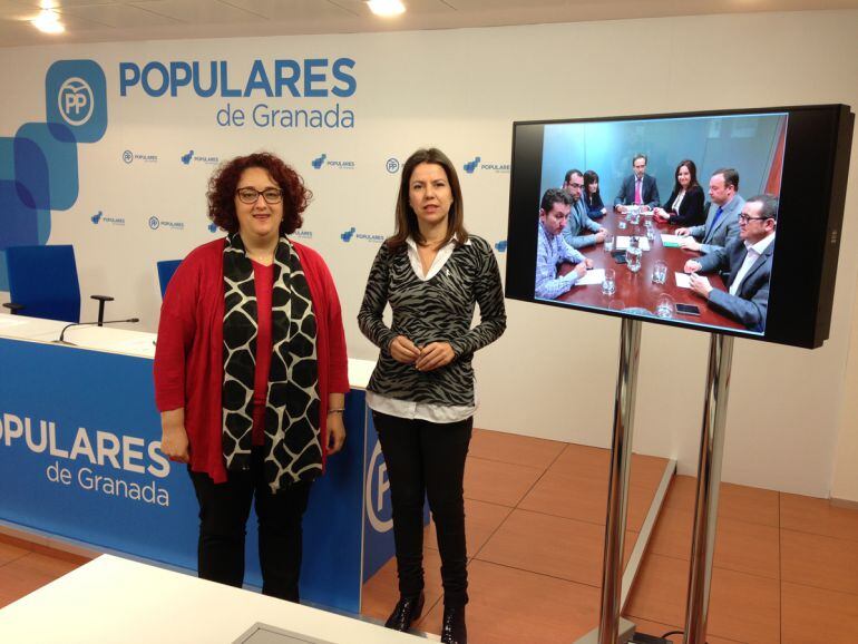 Rueda de prensa de Rosa Fuentes y Vanessa García en el PP de Granada