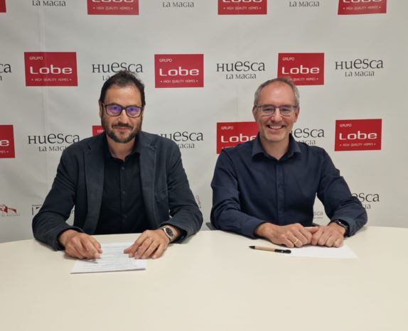 Fernando Lascorz y el directivo Fernando Avellanas durante la última asamblea del CB Peñas