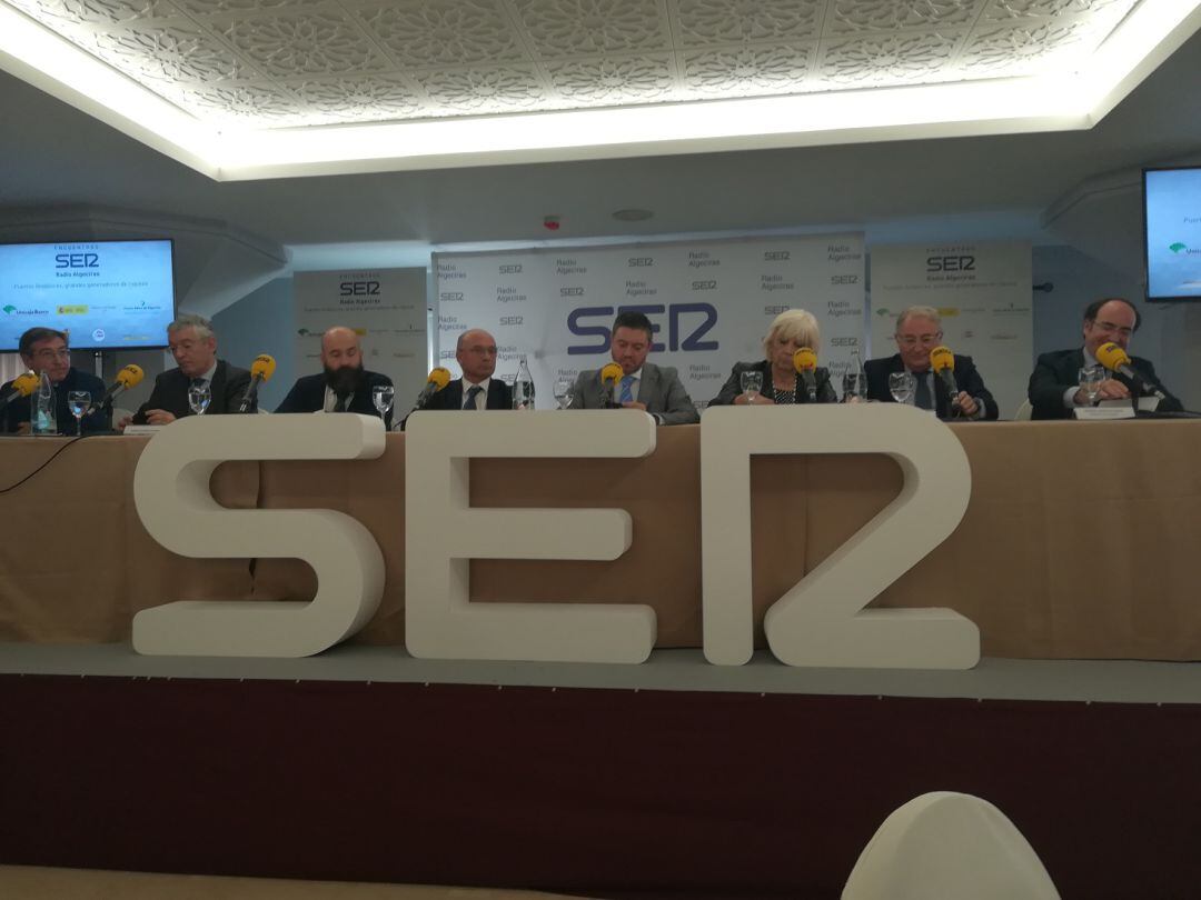 Mesa redonda con los presidentes de los puertos andaluces de interés del Estado.