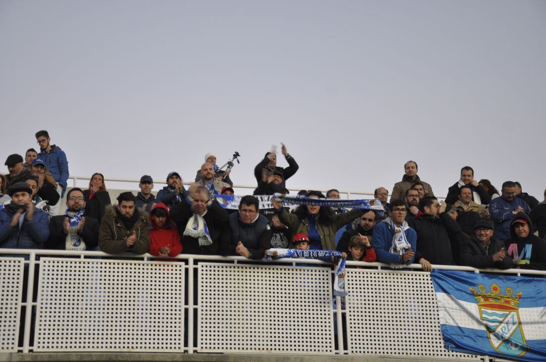 Aficionados del Xerez CD durante un partido en La Granja 