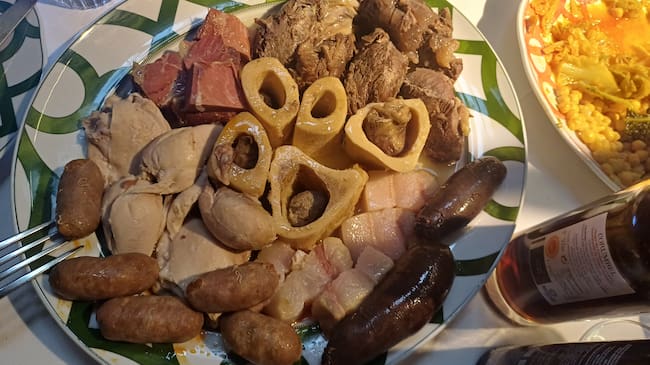 Las carnes del cocido de Taberna Pedraza.