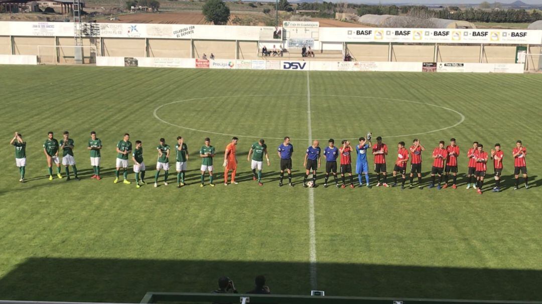 Imagen del anterior derbi entre Marchamalo y Azuqueca en La Solana (1-0) Cheki