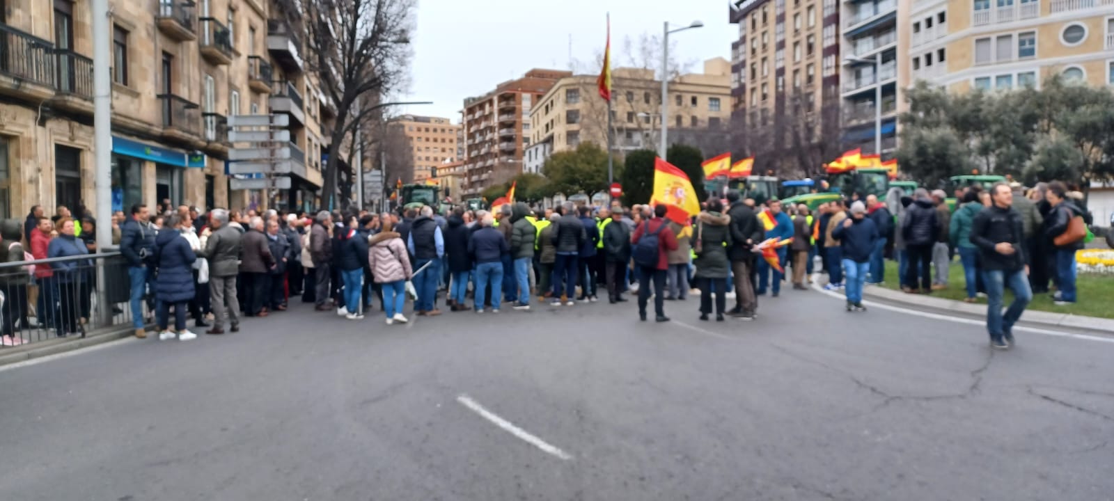 Los participantes siguen en la Plaza de España/Cadena SER