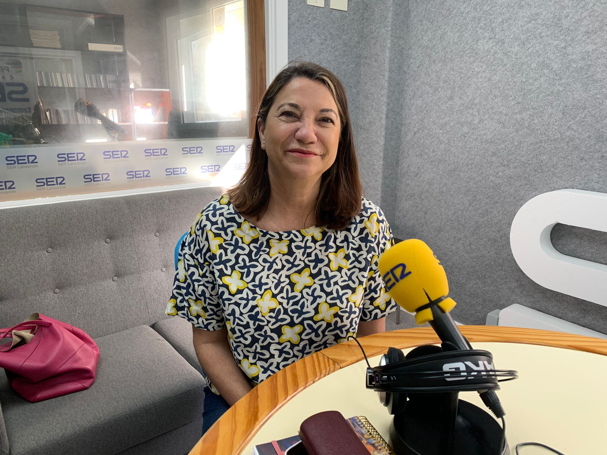 Isabel Martín, consejera de Bienestar Social del Cabildo de Lanzarote en los estudios de SER Lanzarote.