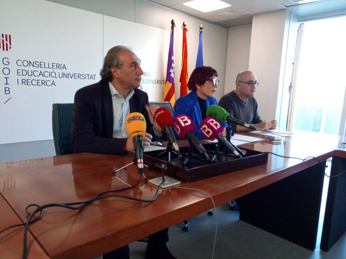 Educación convocará el próximo año 1.144 plazas de oposiciones