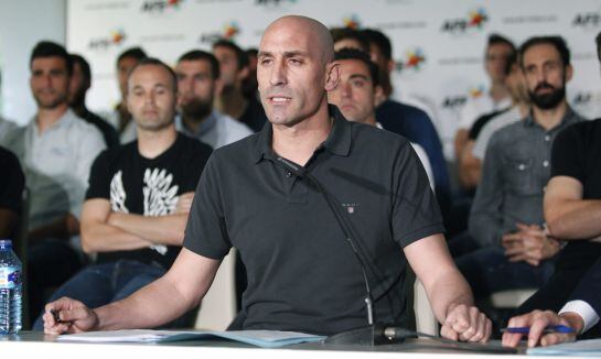 El presidente de la Asociación de Futbolistas Españoles (AFE), Luis Rubiales, durante la rueda de prensa en la que explicó la posición de los jugadores sobre la huelga.