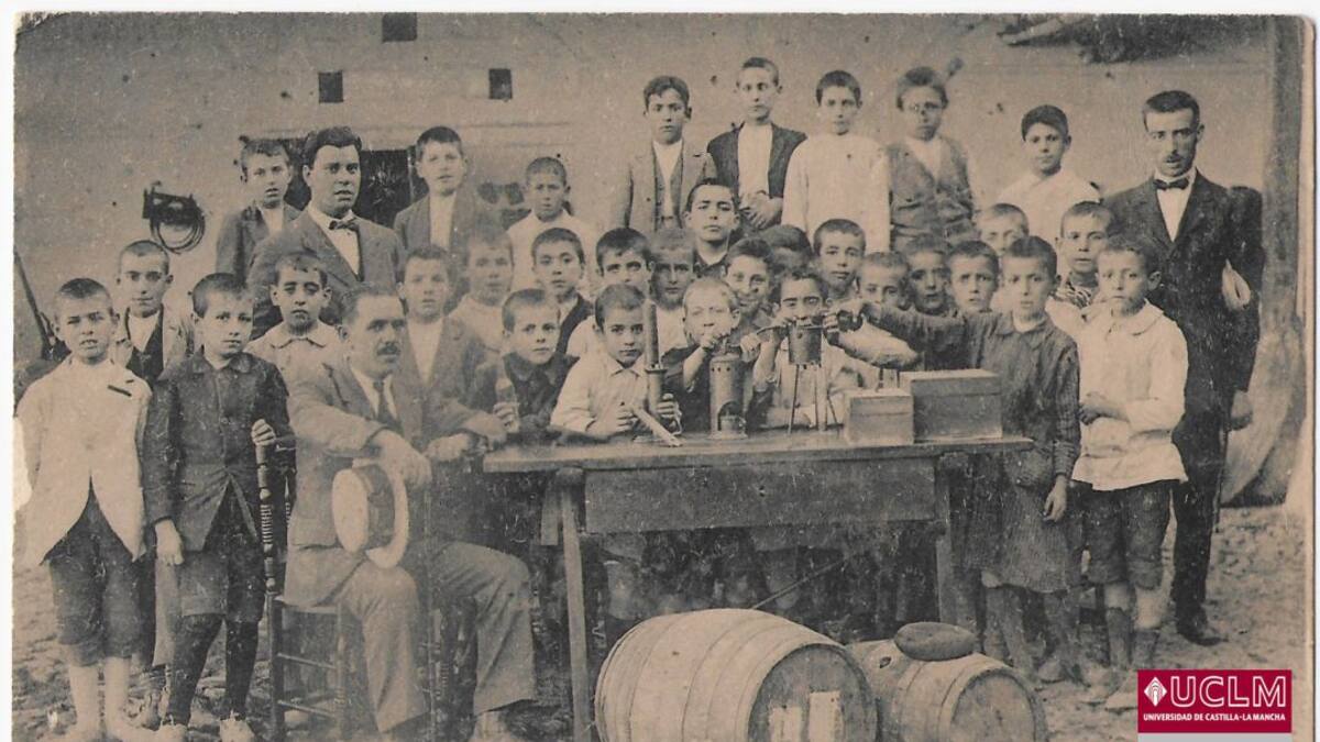 Destilando mosto en Valdepeñas