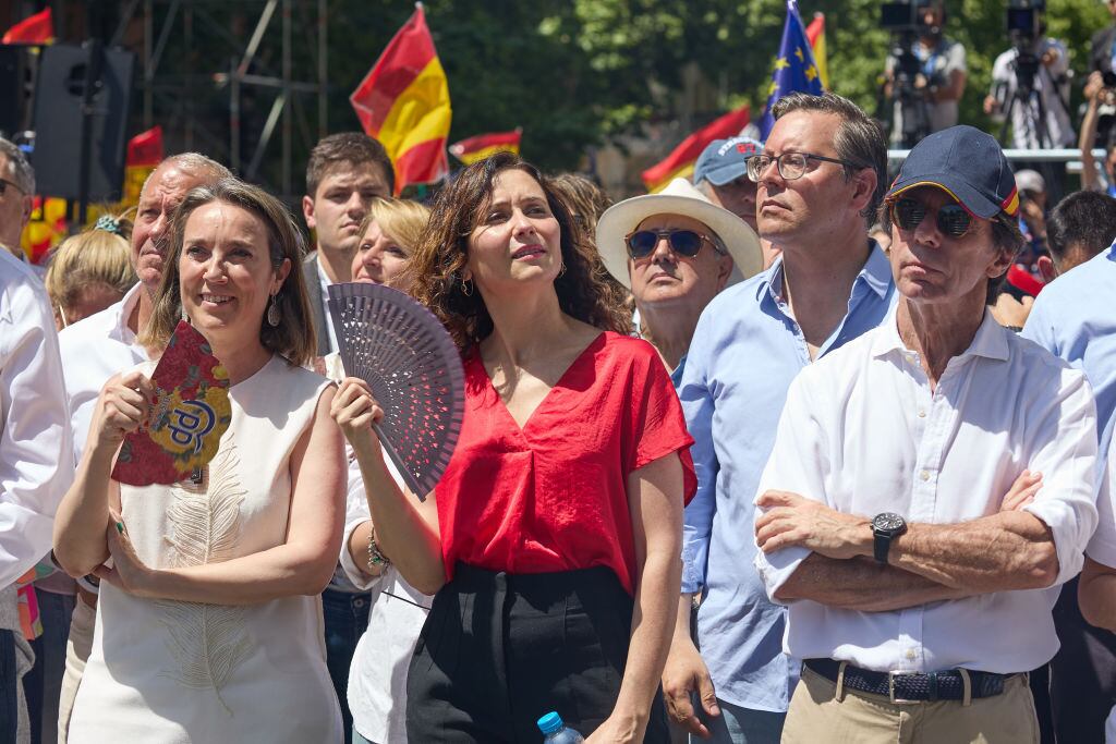Ayuso, Aznar y otros dirigentes del PP en una manifestación del partido en Madrid, en mayo de 2025