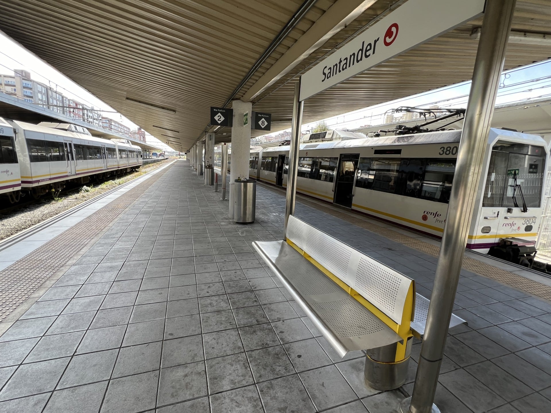 Estación de tren de FEVE (RENFE) en Santander