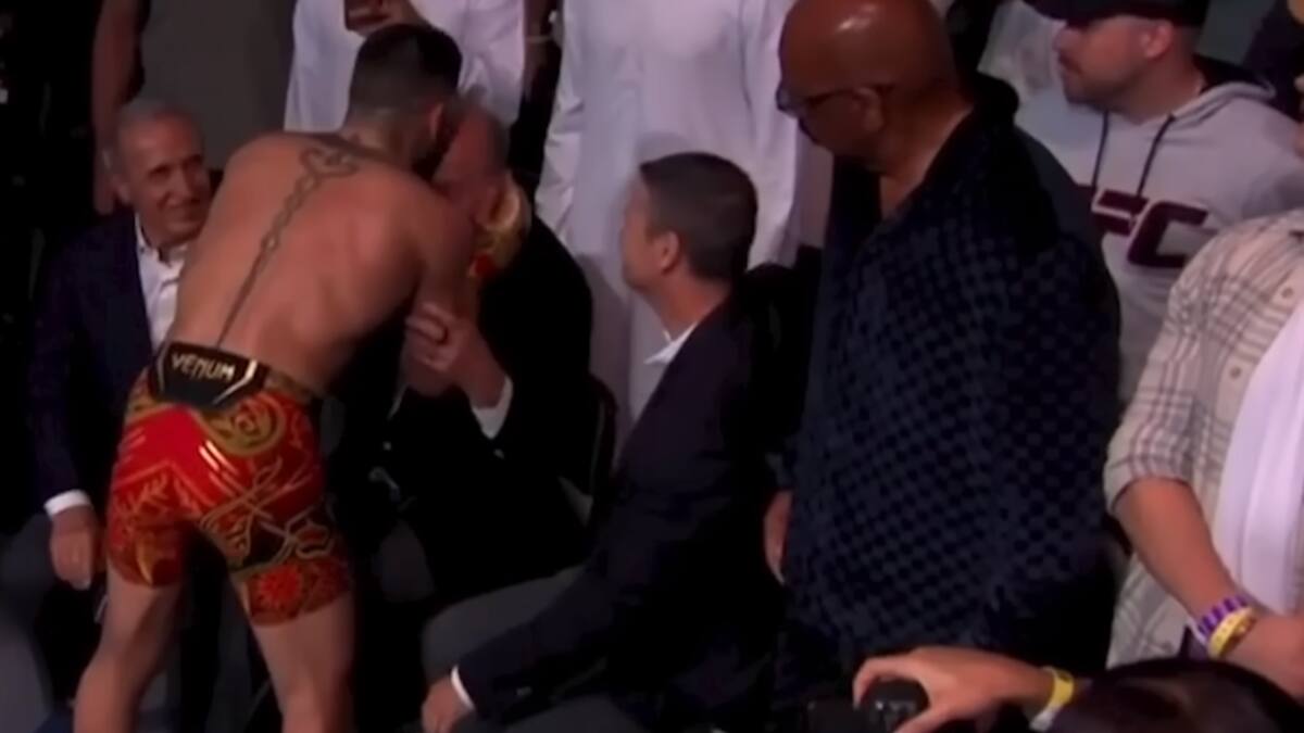 Martín Bianchi, sobre el beso de Ilia Topuria a Juan Carlos I: "Como si se lo diera Corinna"