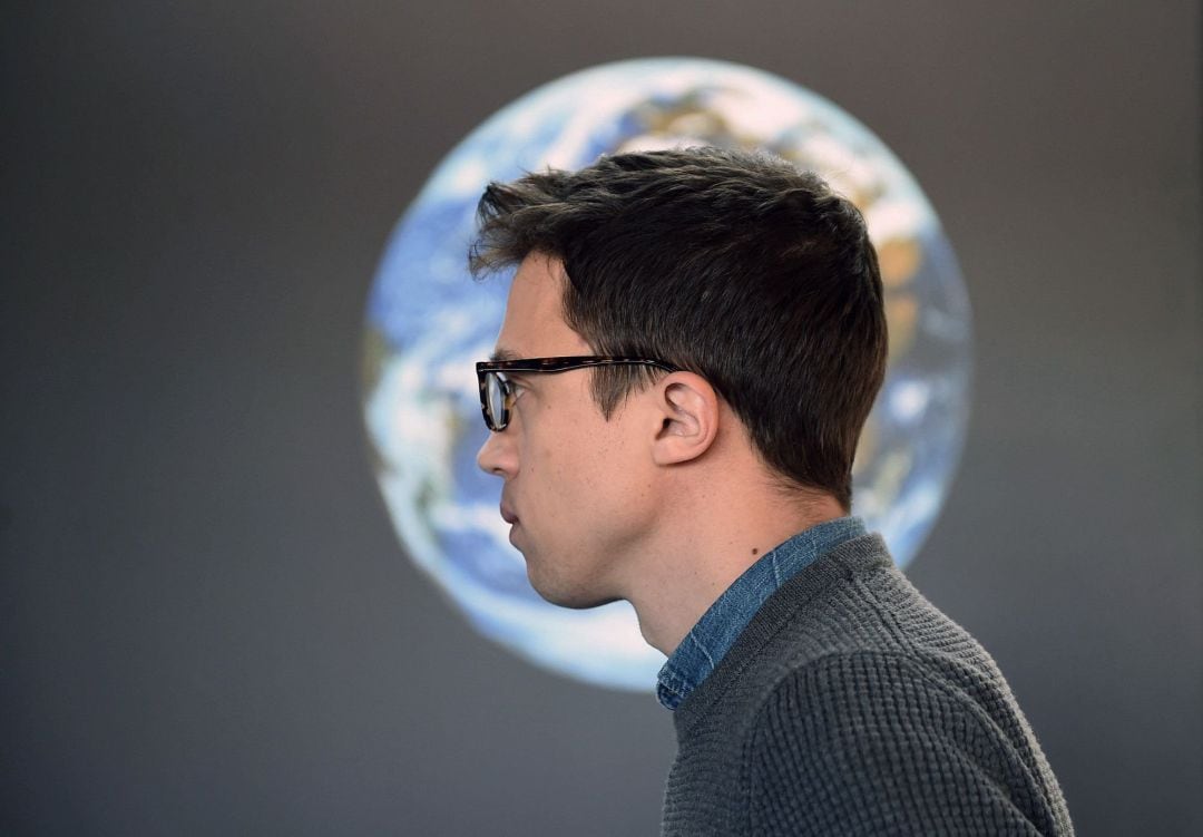  El candidato de Podemos a la Presidencia de la Comunidad de Madrid, Íñigo Errejón, visita el Planetario y valora ante los medios la actualidad política. 