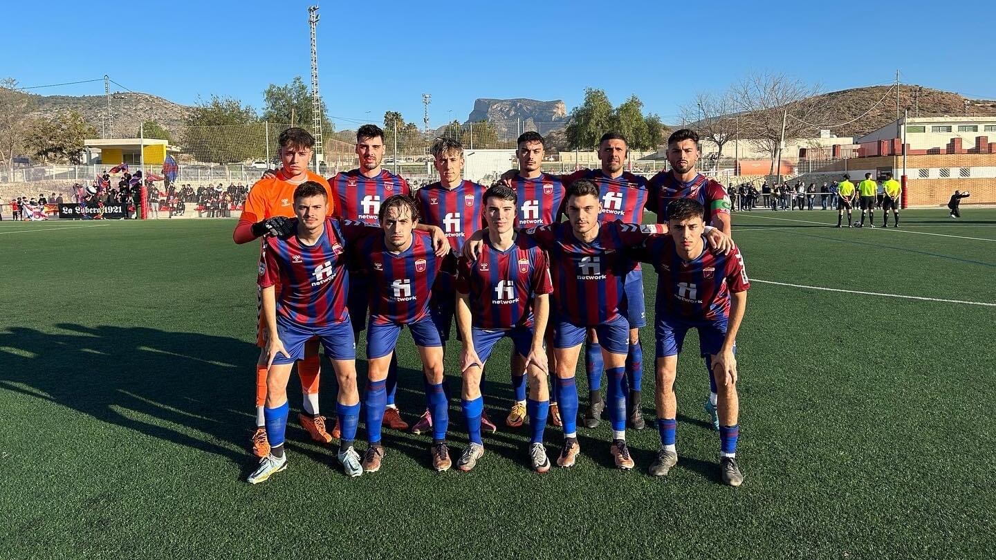 El Eldense B cayó ante un rival directo