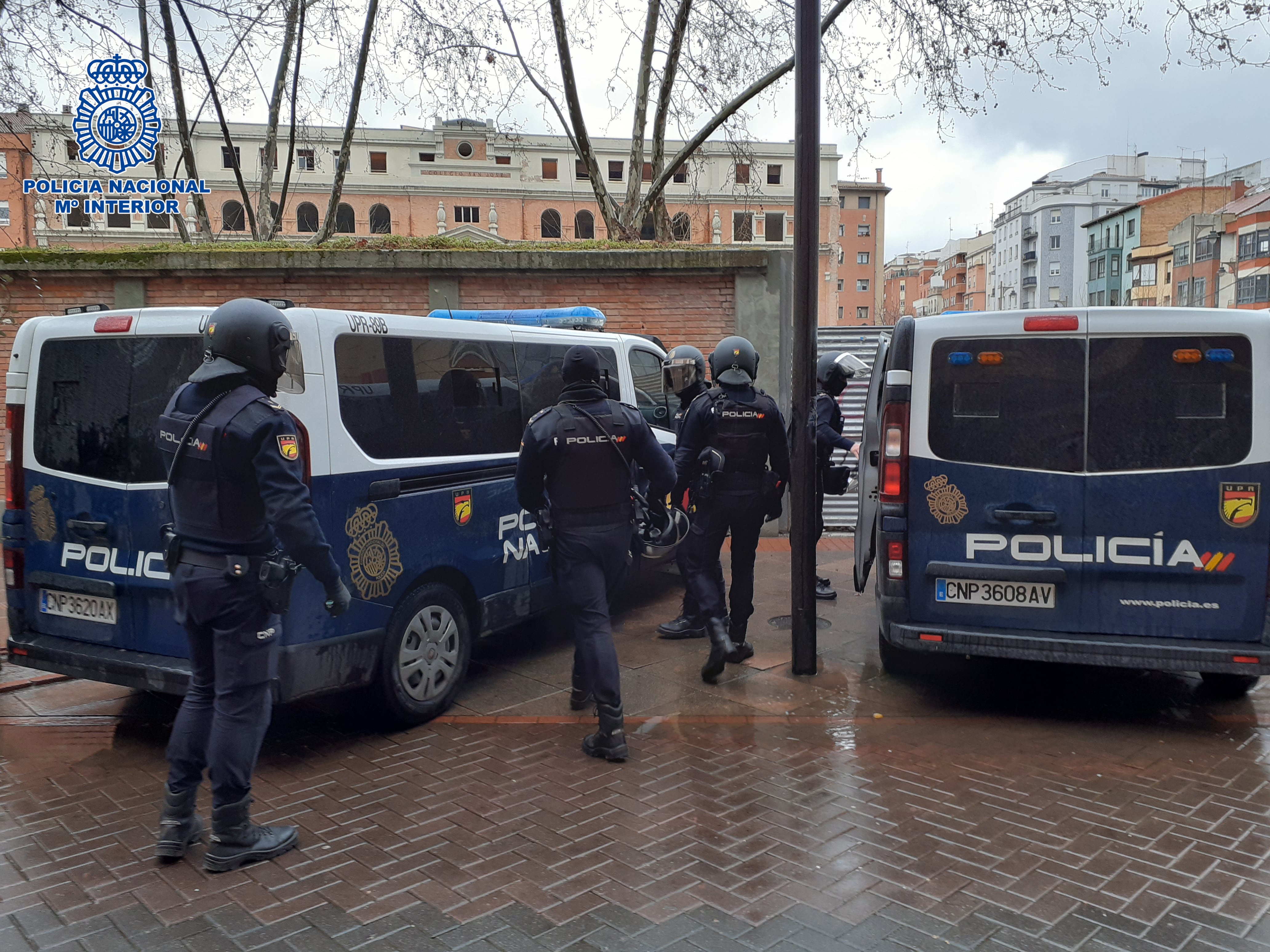 Agentes de Policía Nacional en la operación Pinta en Logroño