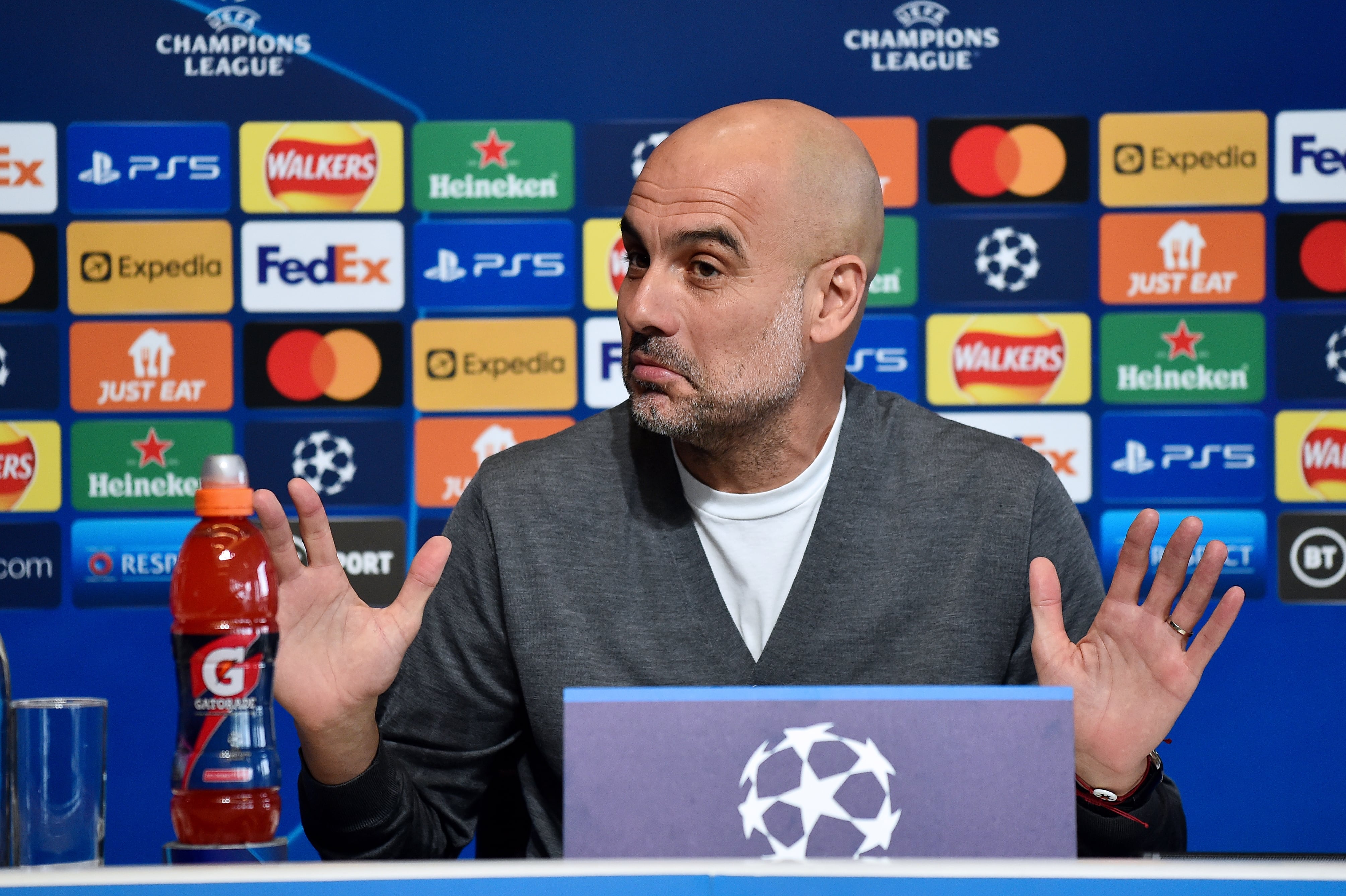 Pep Guardiola en un rueda de prensa