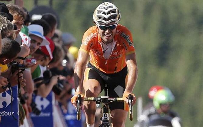 En una imagen de archivo, el ciclista español encara el tramo final de una etapa