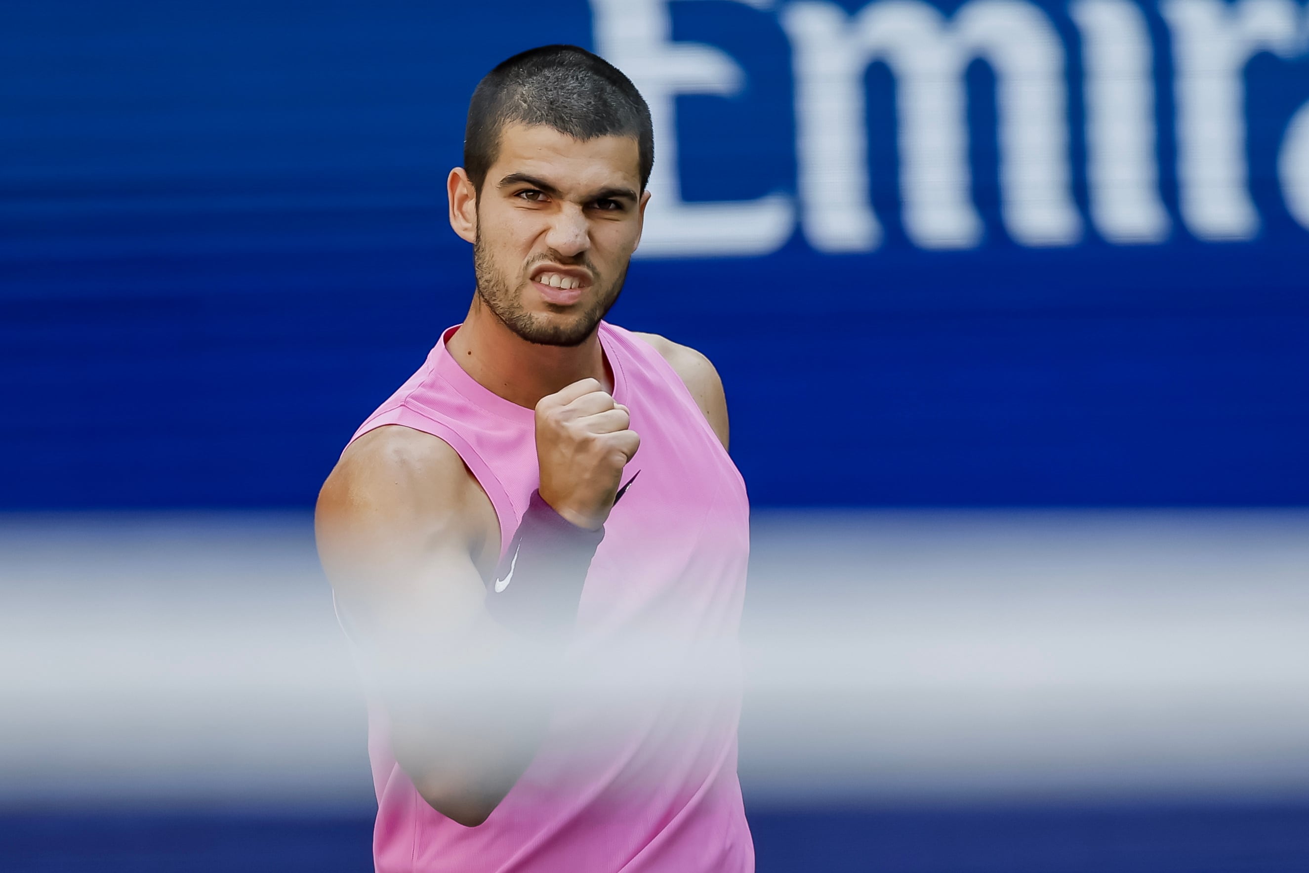 Carlos Alcaraz celebra uno de sus puntos ante Djokovic. (Tenis, España, Nueva York) EFE/EPA/JOHN G. MABANGLO