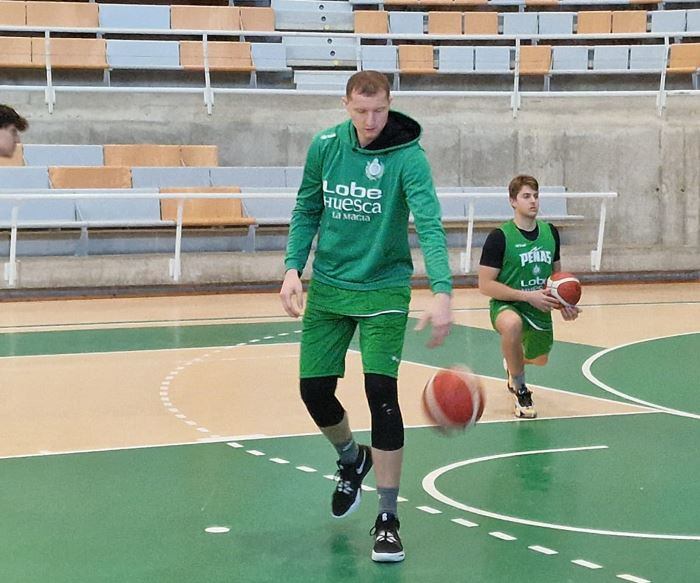 Tadas Kararinas entrenando ya con el Peñas