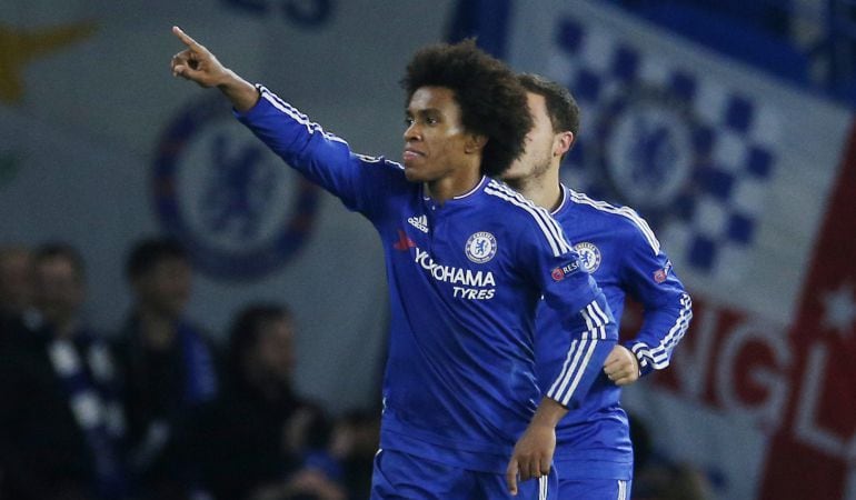 Willian celebra un gol con el Chelsea