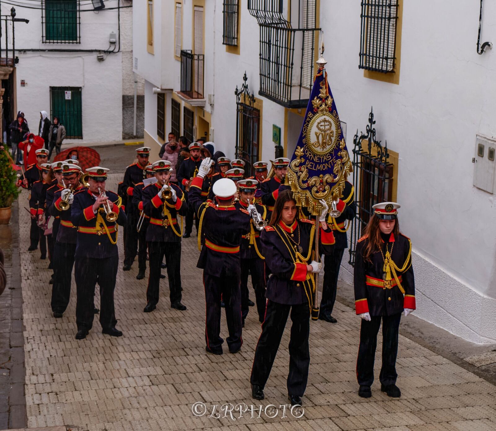 Banda de Cornetas y Tambores Jesús Nazareno de Belmonte subiendo a &#039;La Colegiata&#039; antes de la procesión cancelada de Martes Santo