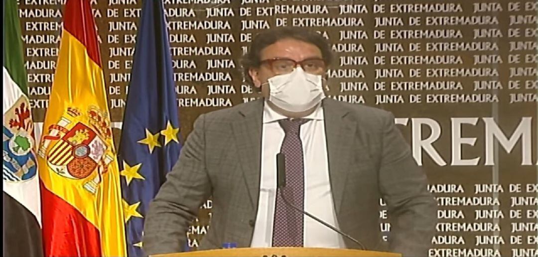 El vicepresidente segundo y Consejero de Sanidad, José María Vergeles