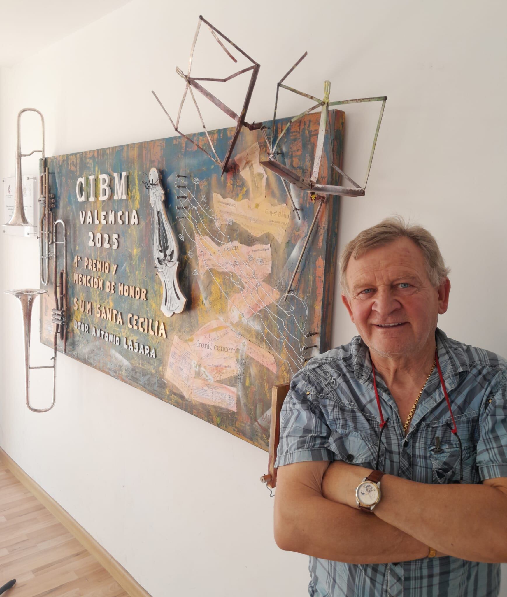 Paco, con su trabajo