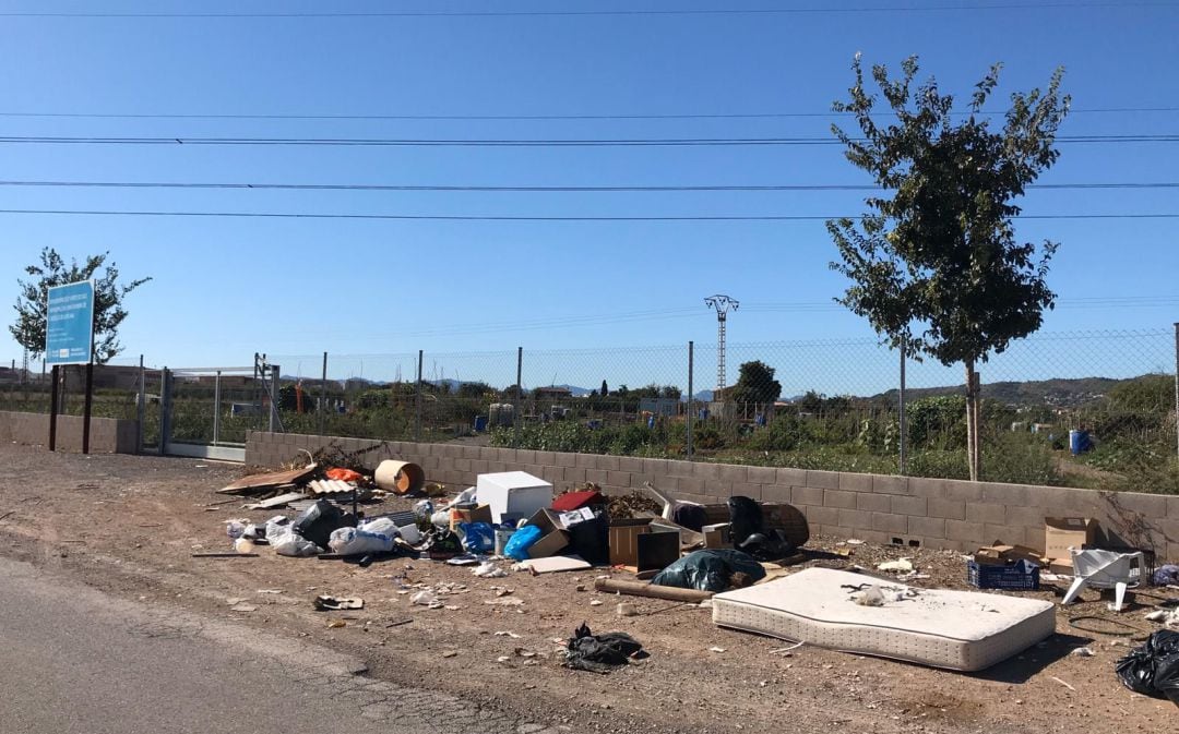 Zona frente a los huertos sociales municipales en Camí d&#039;en Riera