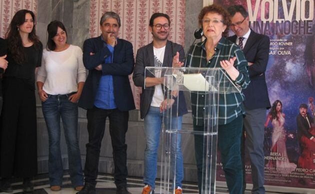 La actriz Beatriz Carvajal, en primer plano, durante la presentación a la prensa de &#039;Volvió una noche&#039;