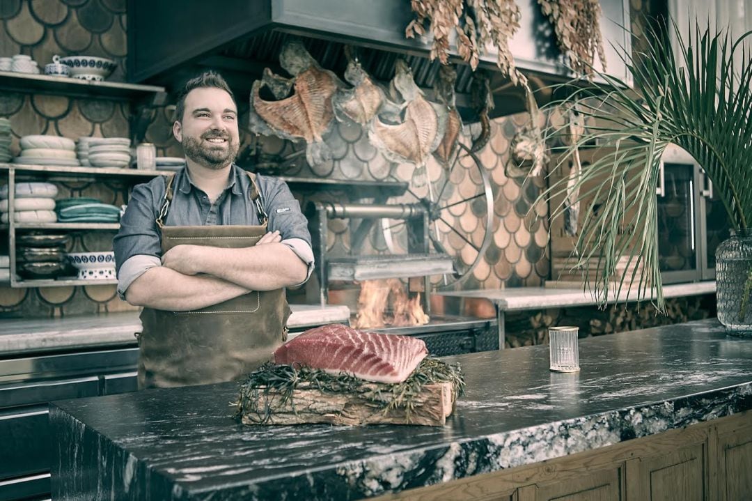 Marcos Campos es uno de los chefs más jóvenes de la historia de Estados Unidos en conseguir una Estrella Michelin; el primer nativo valenciano residente allí en conseguir este reconocimiento. 