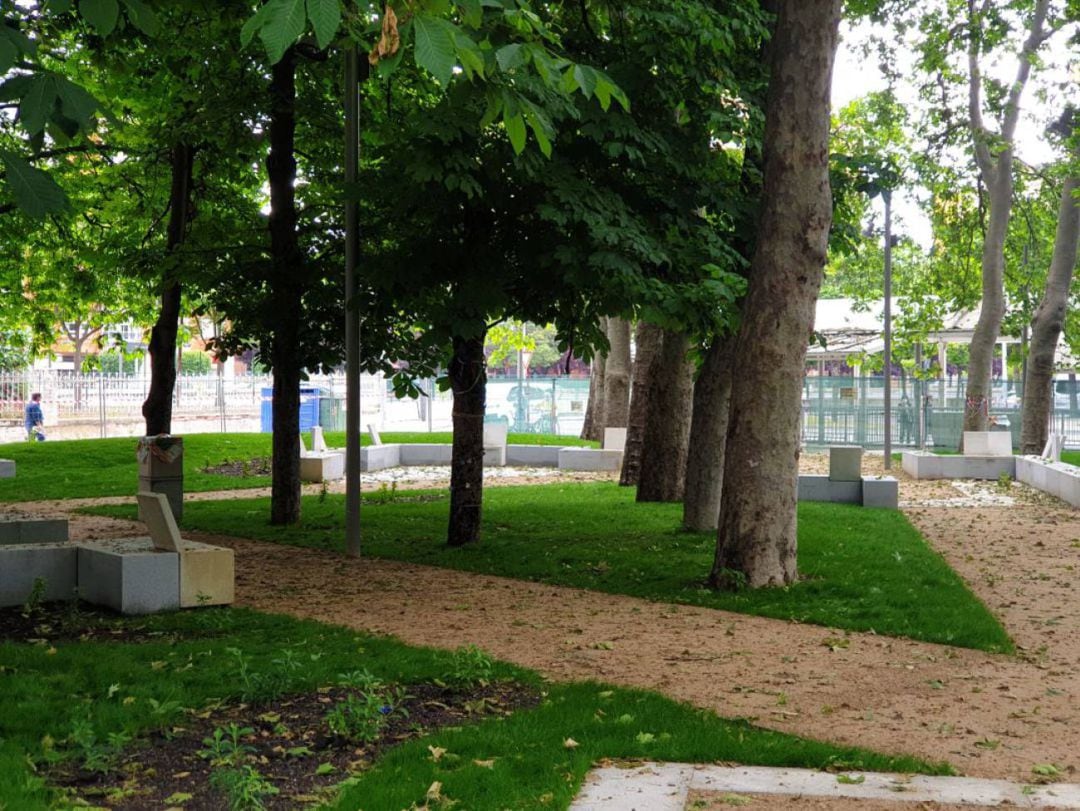 Parque de Jardinillos con el centro de Palencia