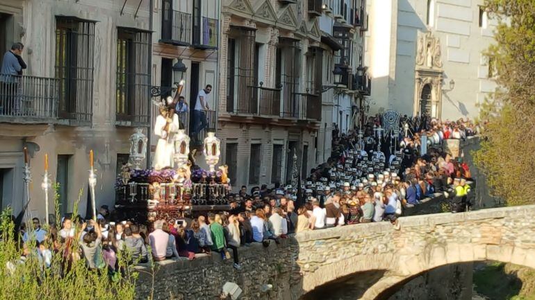 Jesús de la Pasión de la hermandad de La Estrella de Granada en la Carrera del Darro este Jueves Santo