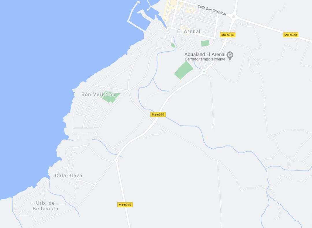 Un varón de 29 años falleció esta madrugada al volcar su coche.