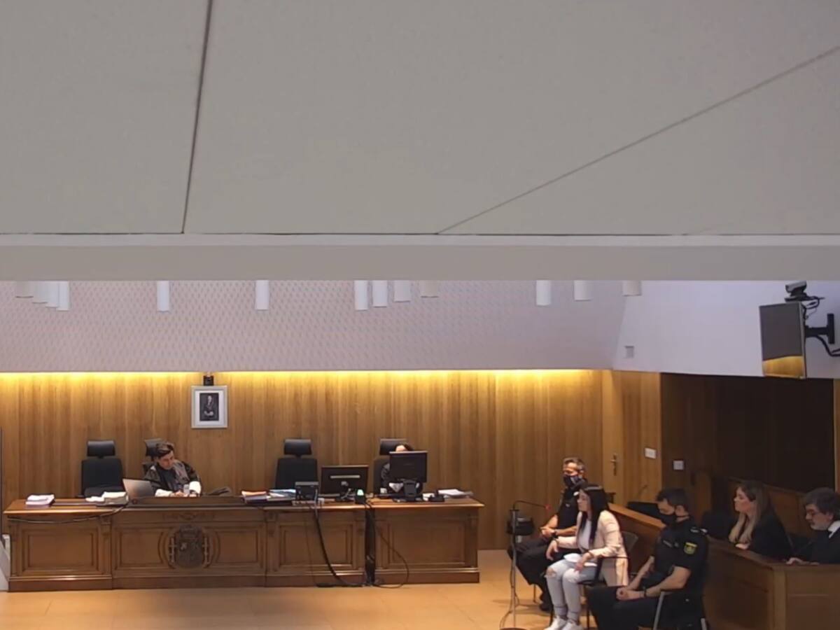 La presunta autora de matar a su expareja en Broto asegura que lo apuñaló "por miedo"