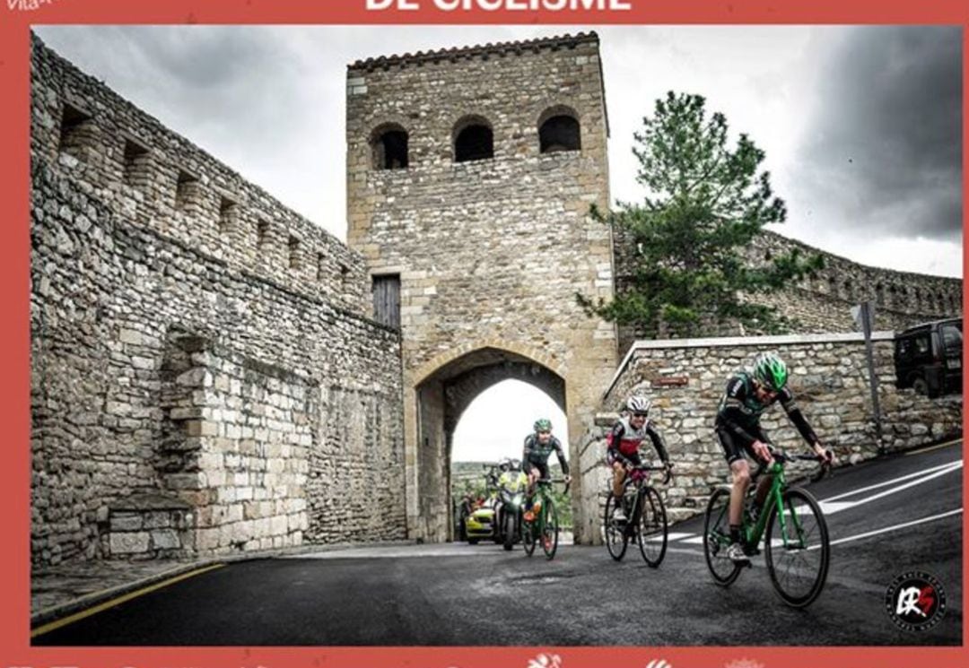 Llegada de los ciclistas a Morella