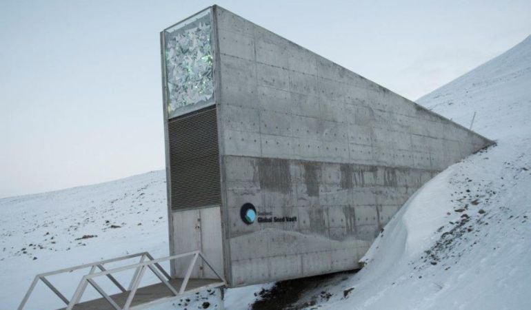 Imagen de la bóveda que guarda las mejores semillas del mundo en el Círculo Polar Ártico.